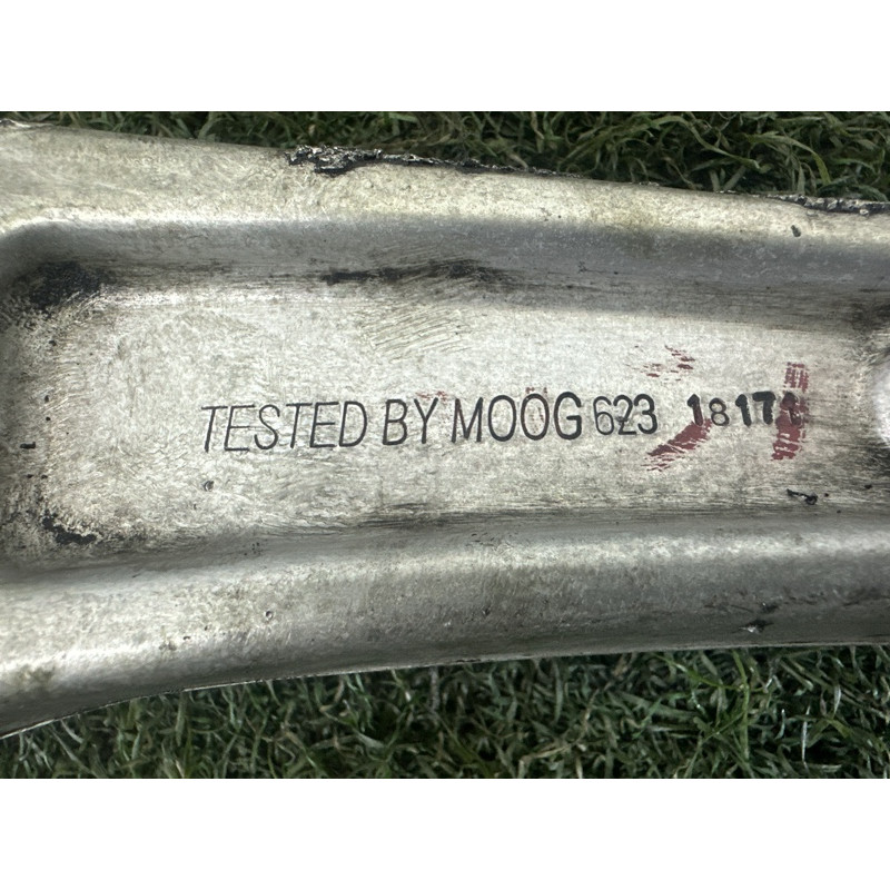 Рычаг подвески (подвеска) AUDI Q5 8R 2012 3.2 8K0407152F