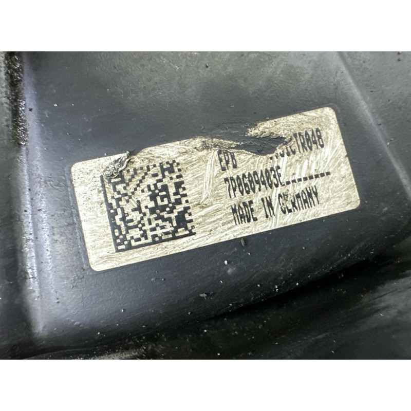 Цапфа подвески (подвеска) Volkswagen Touareg NF 2011 3.6 7P0505435A