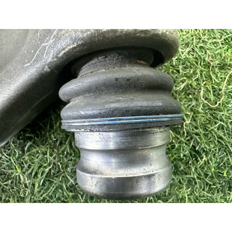 Рычаг подвески (подвеска) AUDI A4 B8 2014 2.0 TFSI 8K0407151F