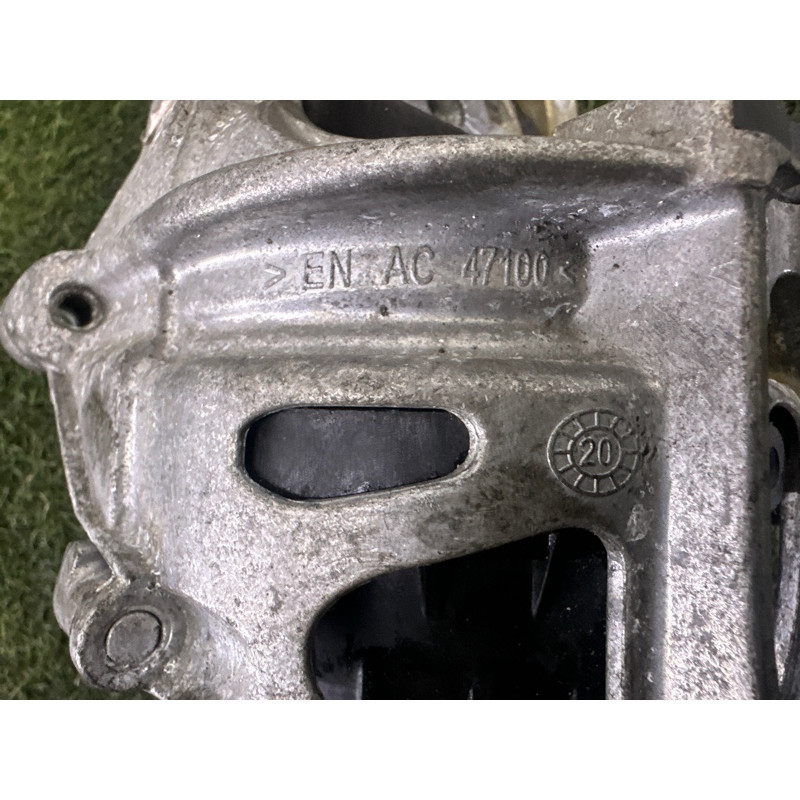 Подушка двигателя (двигатель и элементы) AUDI Q7 4M 2017 2.0 TFSI 8W0199372G