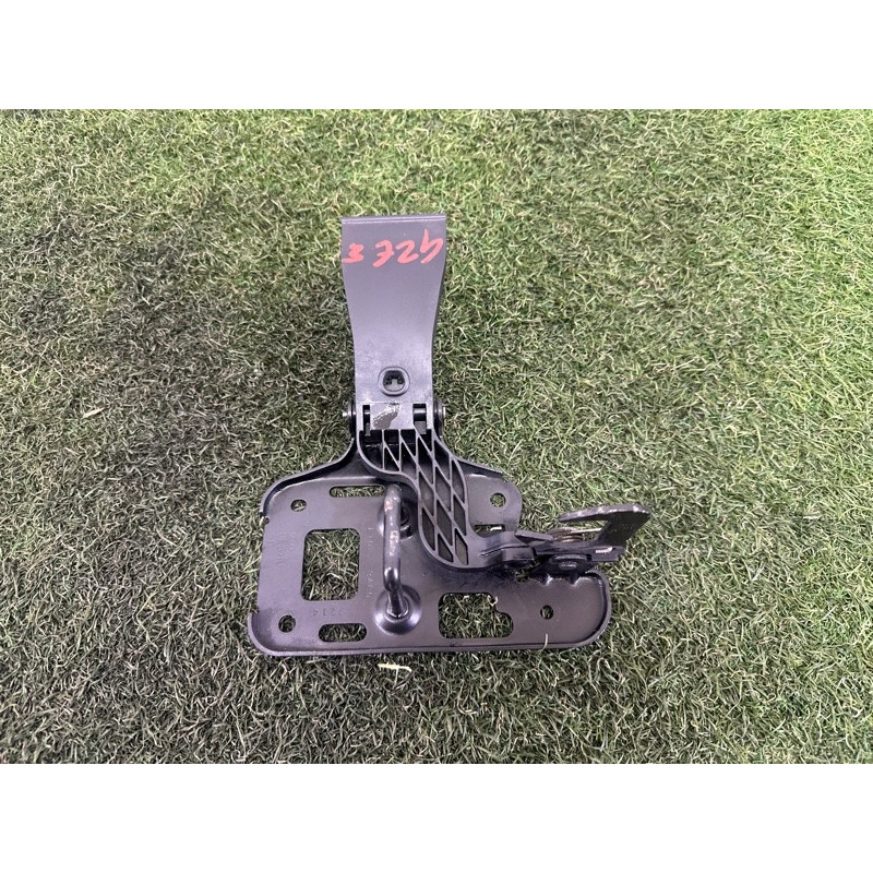 Замок капота (кузов и элементы) AUDI A4 B8 2014 2.0 TFSI 8T0823480