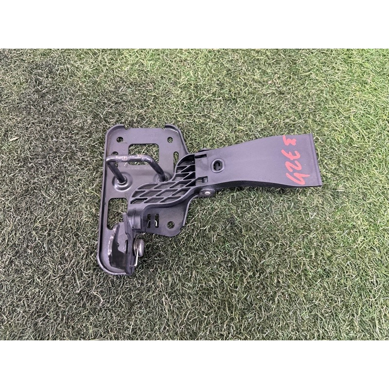 Замок капота (кузов и элементы) AUDI A4 B8 2014 2.0 TFSI 8T0823480