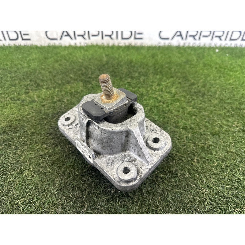 Подушка двигателя (двигатель и элементы) LAND ROVER Range Rover L405 2016 5.0 LR105970