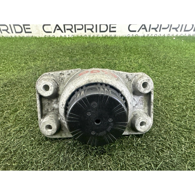 Подушка двигателя (двигатель и элементы) LAND ROVER Range Rover L405 2016 5.0 LR105970