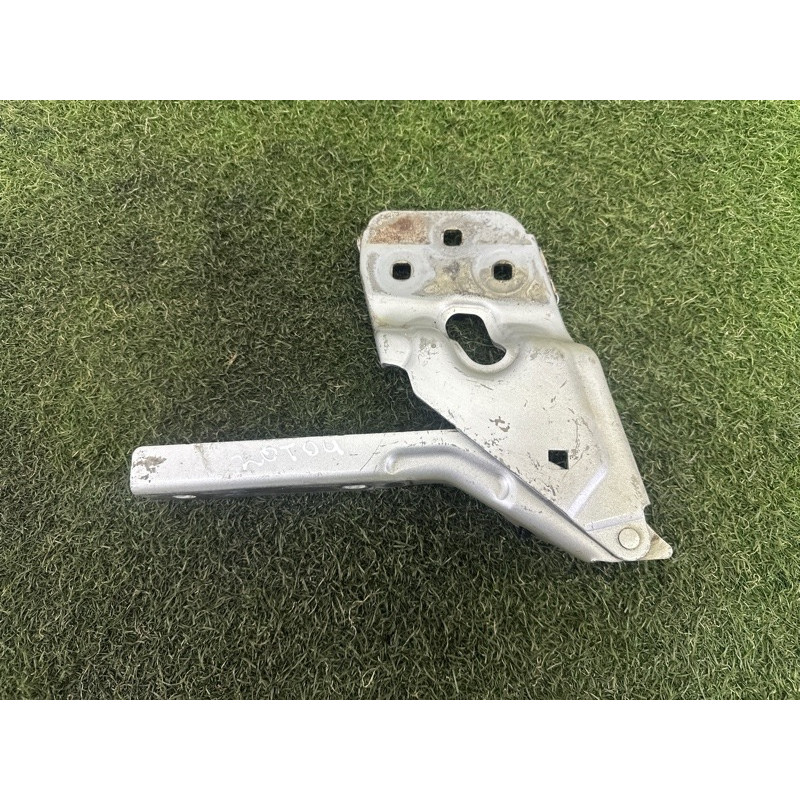 Петля капота (кузов и элементы) Volkswagen Touareg NF 2013 3.6 7P6823302