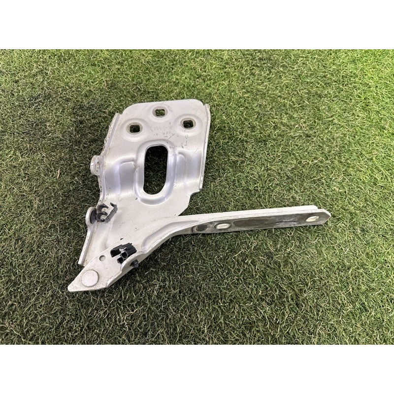 Петля капота (кузов и элементы) Volkswagen Touareg NF 2013 3.6 7P6823302