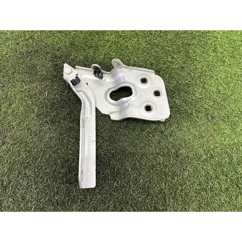 Петля капота (кузов и элементы) Volkswagen Touareg NF 2013 3.6 7P6823302