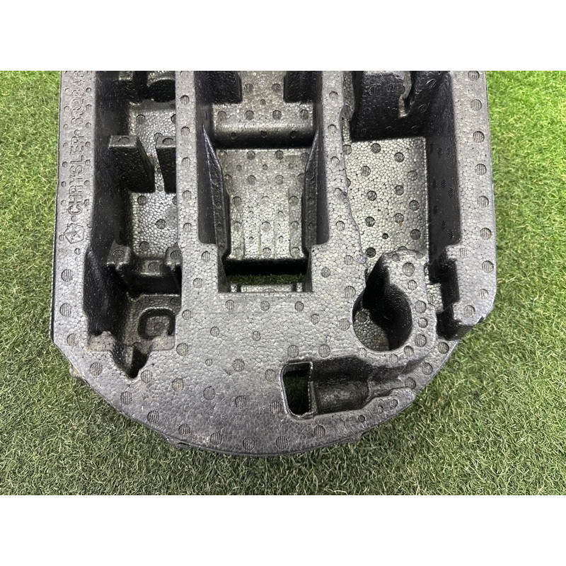 Комплект инструмента (аксессуары) Jeep Grand Cherokee WK2 2018 3.6 68332817AB