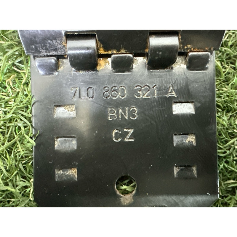 Комплект инструмента (аксессуары) AUDI Q5 8R 2012 3.2 8k0805615