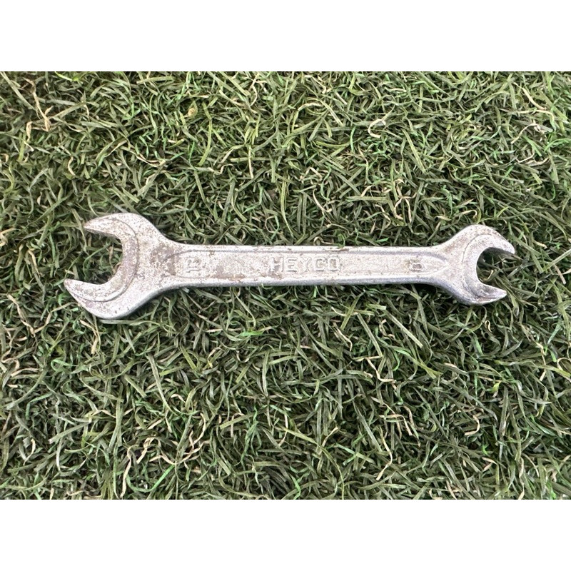 Комплект инструмента (аксессуары) AUDI Q5 8R 2012 3.2 8k0805615