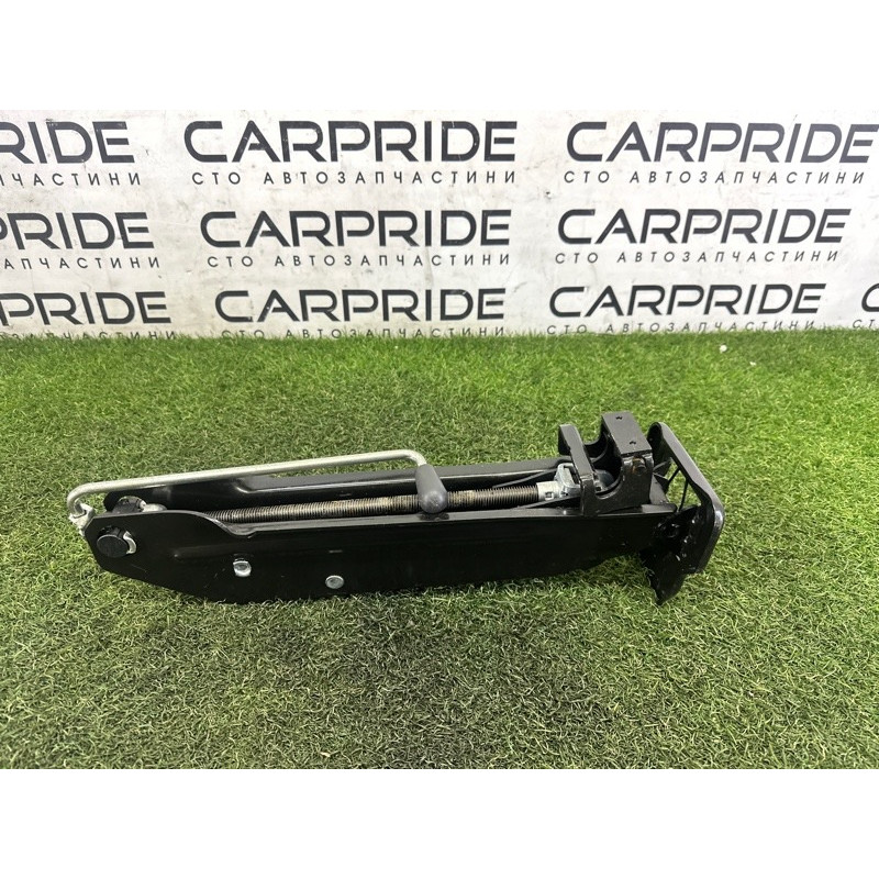 Домкрат (аксессуары) Volkswagen Touareg NF 2013 3.6 7P0011031B