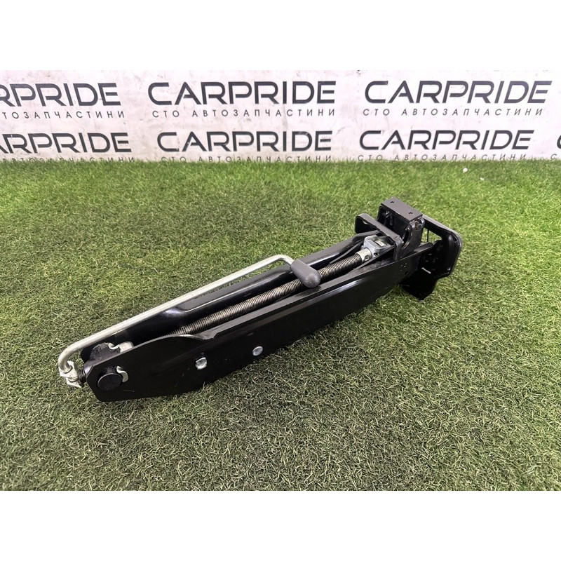 Домкрат (аксессуары) Volkswagen Touareg NF 2013 3.6 7P0011031B