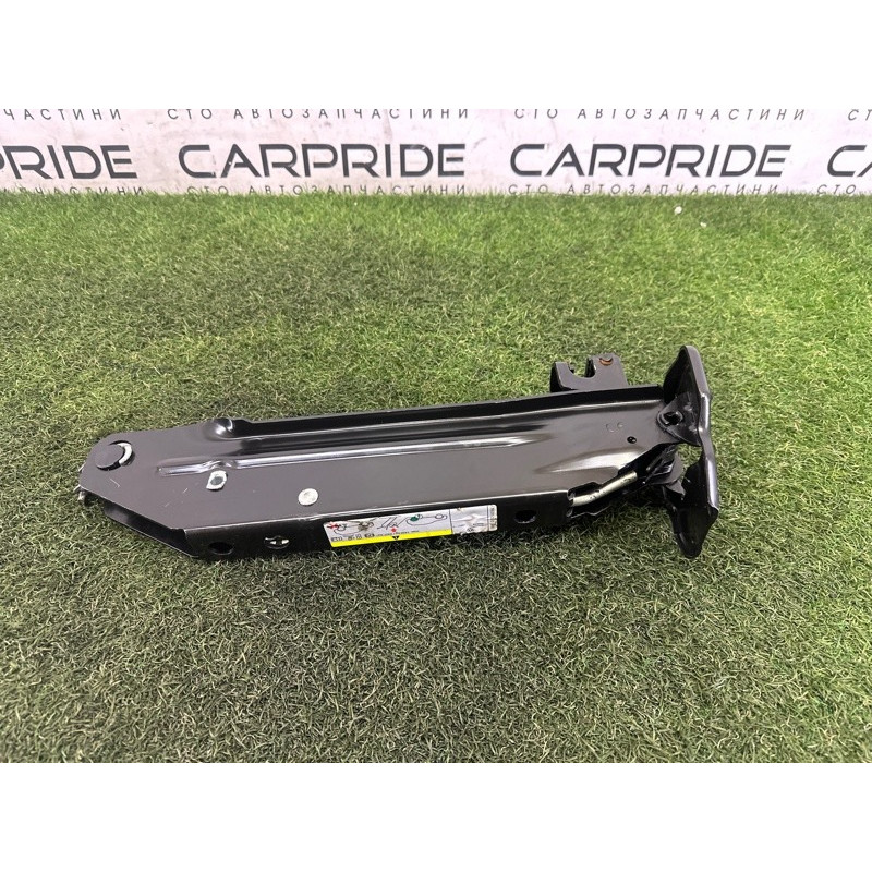 Домкрат (аксессуары) Volkswagen Touareg NF 2013 3.6 7P0011031B