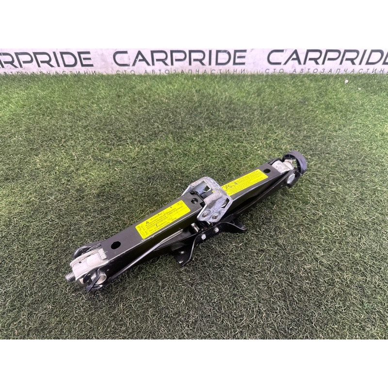 Домкрат (аксессуары) AUDI A4 B8 2014 2.0 TFSI 8K0011031K