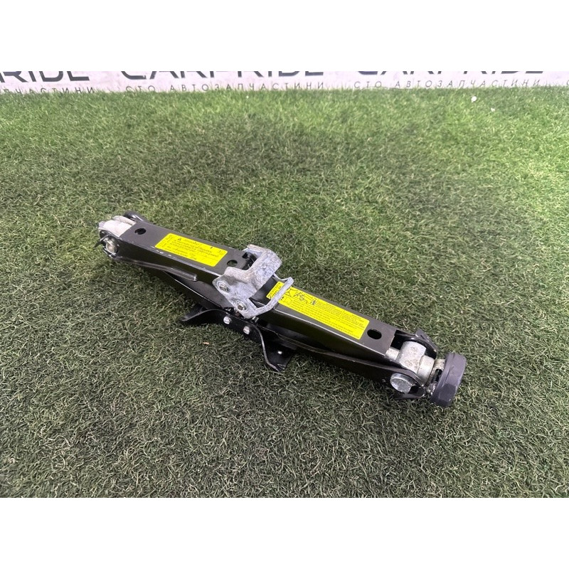 Домкрат (аксессуары) AUDI A4 B8 2014 2.0 TFSI 8K0011031K