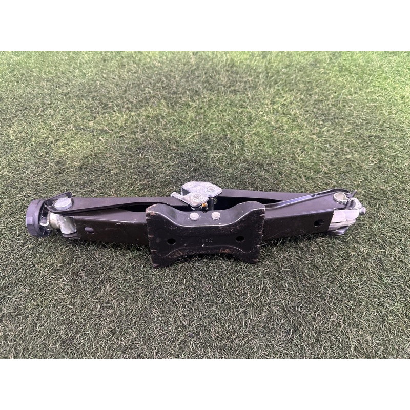 Домкрат (аксессуары) AUDI A4 B8 2014 2.0 TFSI 8K0011031K