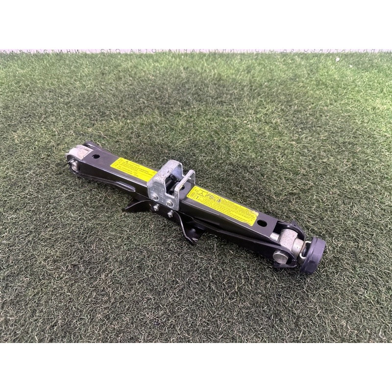 Домкрат (аксессуары) AUDI A4 B8 2013 2.0 TFSI 8K0011031K