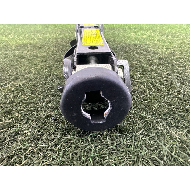 Домкрат (аксессуары) AUDI A4 B8 2013 2.0 TFSI 8K0011031K