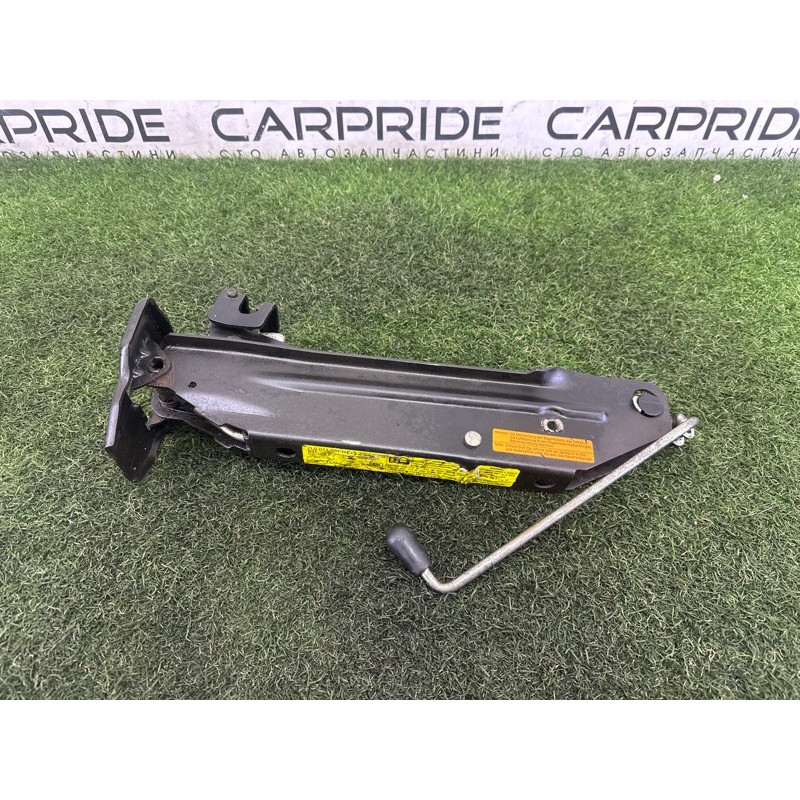 Домкрат (аксессуары) AUDI Q7 4L 2011 3.0 TFSi 4L0011031E