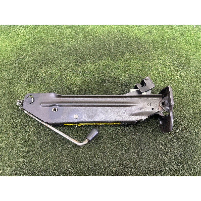 Домкрат (аксессуары) AUDI Q7 4L 2011 3.0 TFSi 4L0011031E