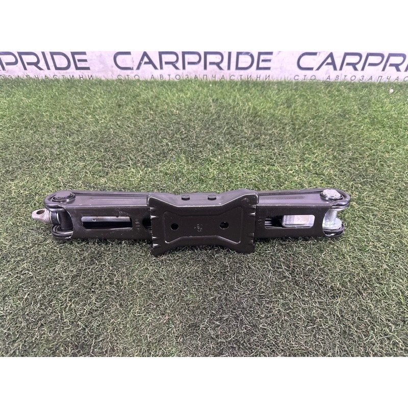 Домкрат (аксессуары) AUDI A4 B9 2017 2.0 TFSI 8W0011031C