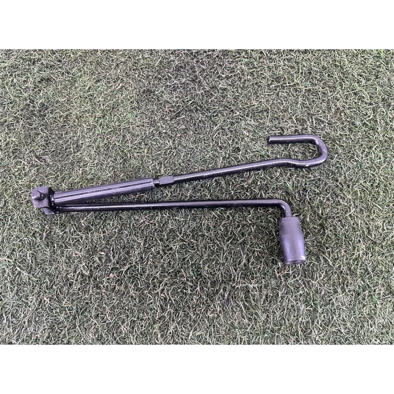 Домкрат (аксессуары) AUDI A4 B9 2017 2.0 TFSI 8W0011031C