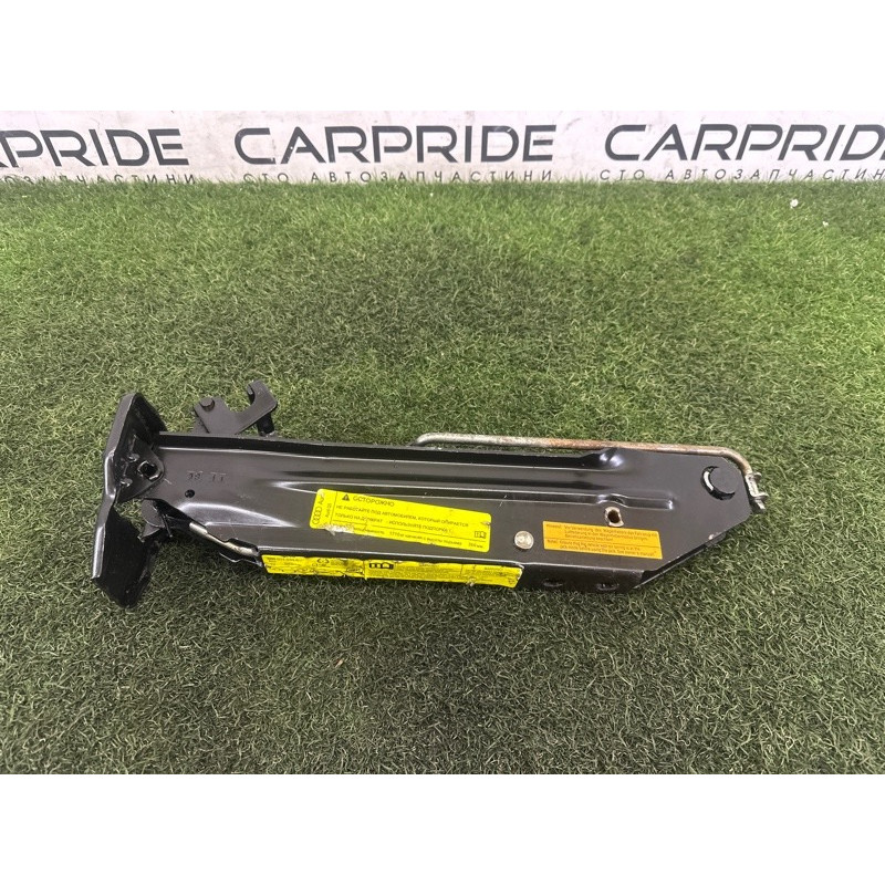 Домкрат (аксессуары) AUDI Q5 8R 2012 3.2 8R0011031C