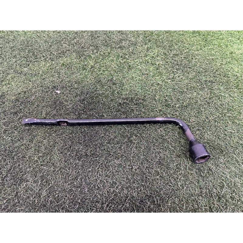 Комплект инструмента (аксессуары) Jeep Grand Cherokee WK2 2014 3.0 Diesel 68068665AC