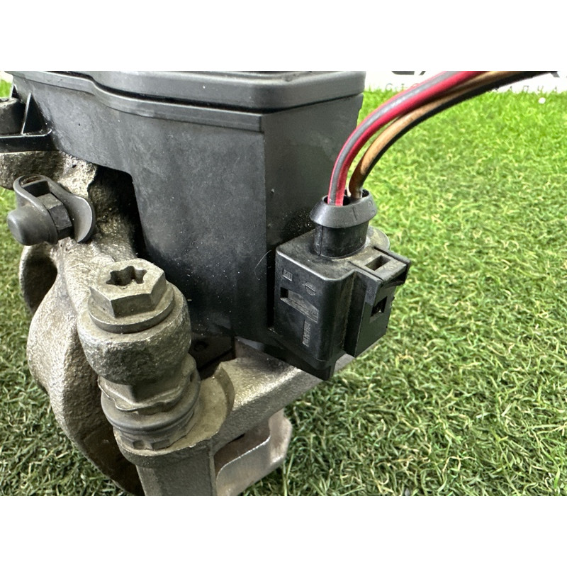 Суппорт тормозной (тормозная система) AUDI A4 B9 2017 2.0 TFSI 8W0615403