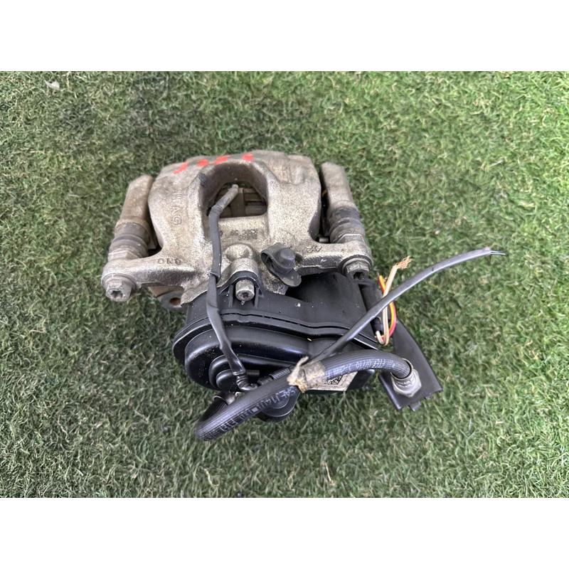 Суппорт тормозной (тормозная система) AUDI A4 B9 2017 2.0 TFSI 8W0615404