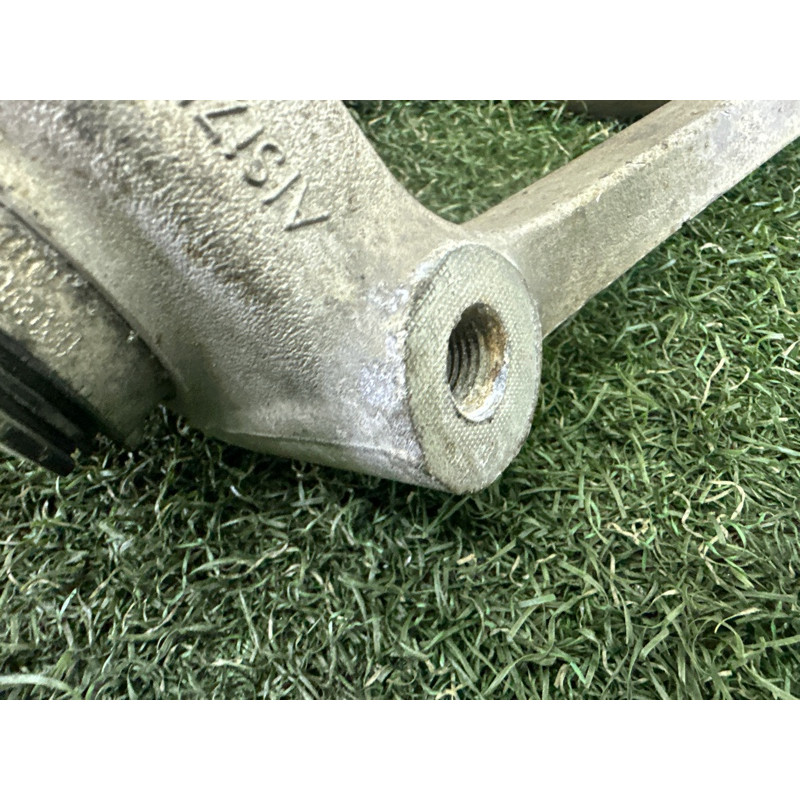 Цапфа подвески (подвеска) AUDI A4 B8 2013 2.0 TFSI 8K0505431AH