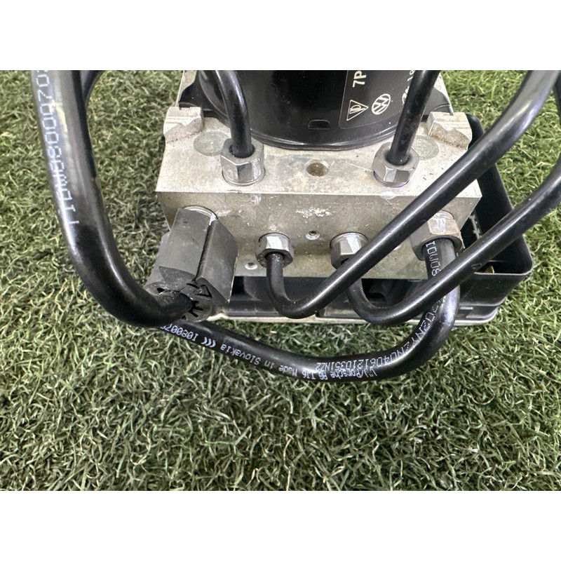 Блок управления abs (электрика / блоки управления) Volkswagen Touareg NF 2013 3.0 Hybrid 7P0614517M