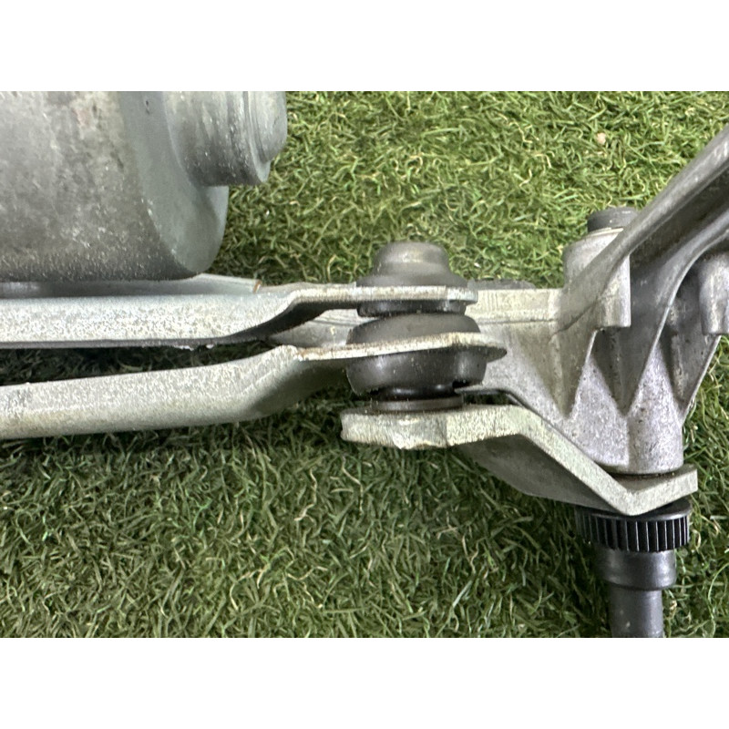 Трапеция дворников (кузов и элементы) BMW 3-series E90 2010 3.0 N54 61617161711