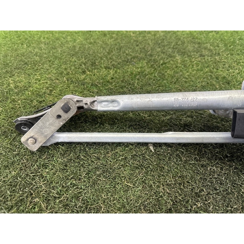 Трапеция дворников (кузов и элементы) BMW 3-series E90 2010 3.0 N54 61617161711