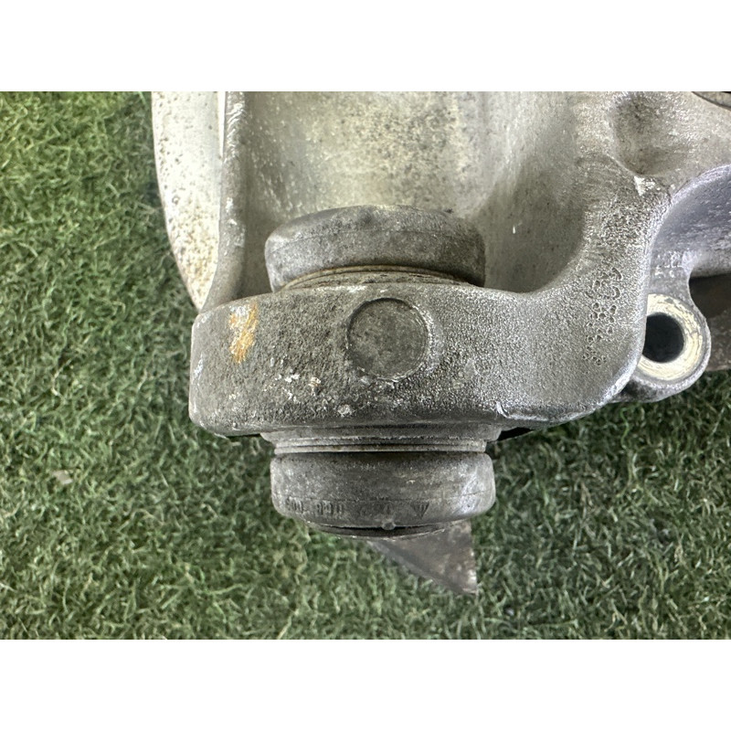 Цапфа підвіски (подвеска) LAND ROVER Range Rover L405 2016 5.0 LR038550