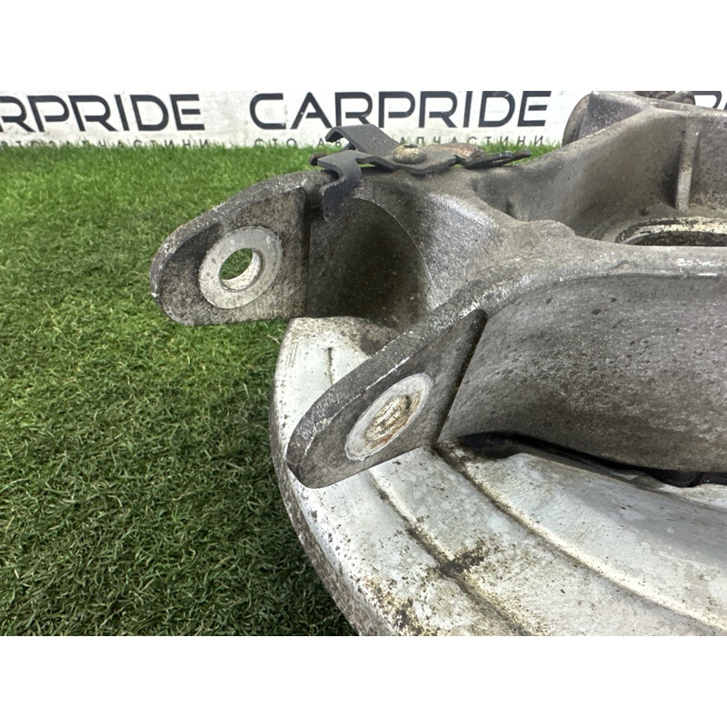 Цапфа підвіски (подвеска) LAND ROVER Range Rover L405 2016 5.0 LR038550