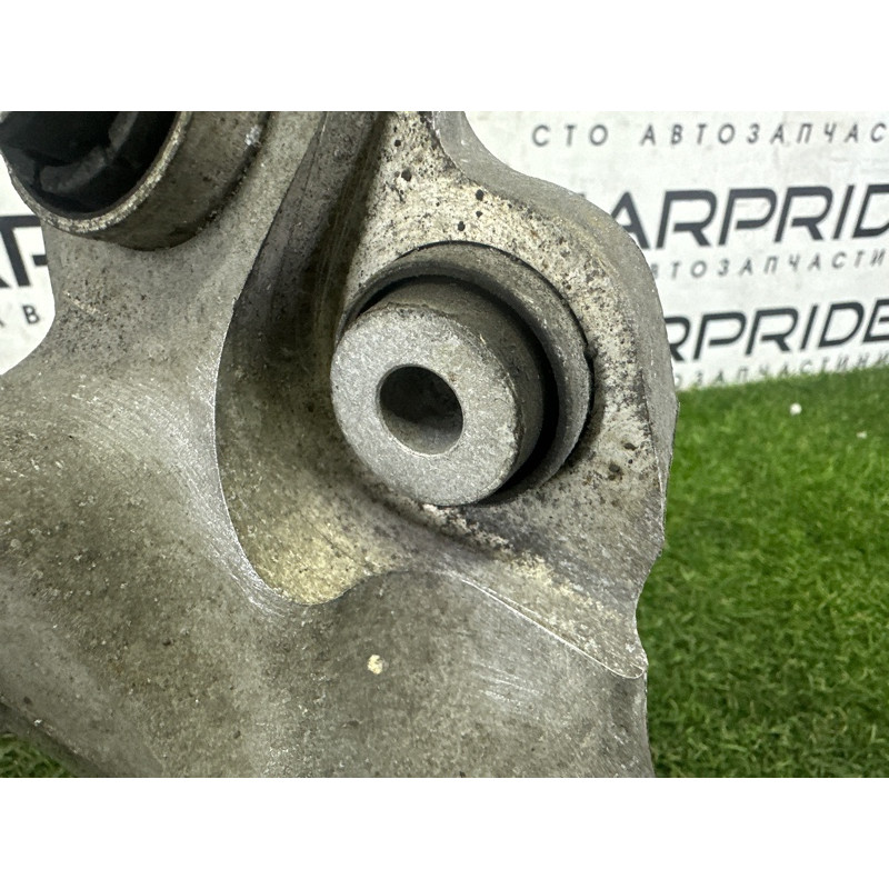 Цапфа підвіски (подвеска) LAND ROVER Range Rover L405 2016 5.0 LR038550