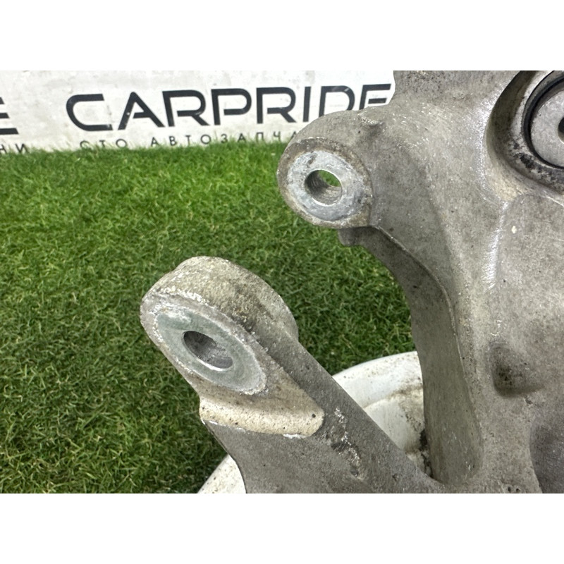 Цапфа підвіски (подвеска) LAND ROVER Range Rover L405 2016 5.0 LR038550