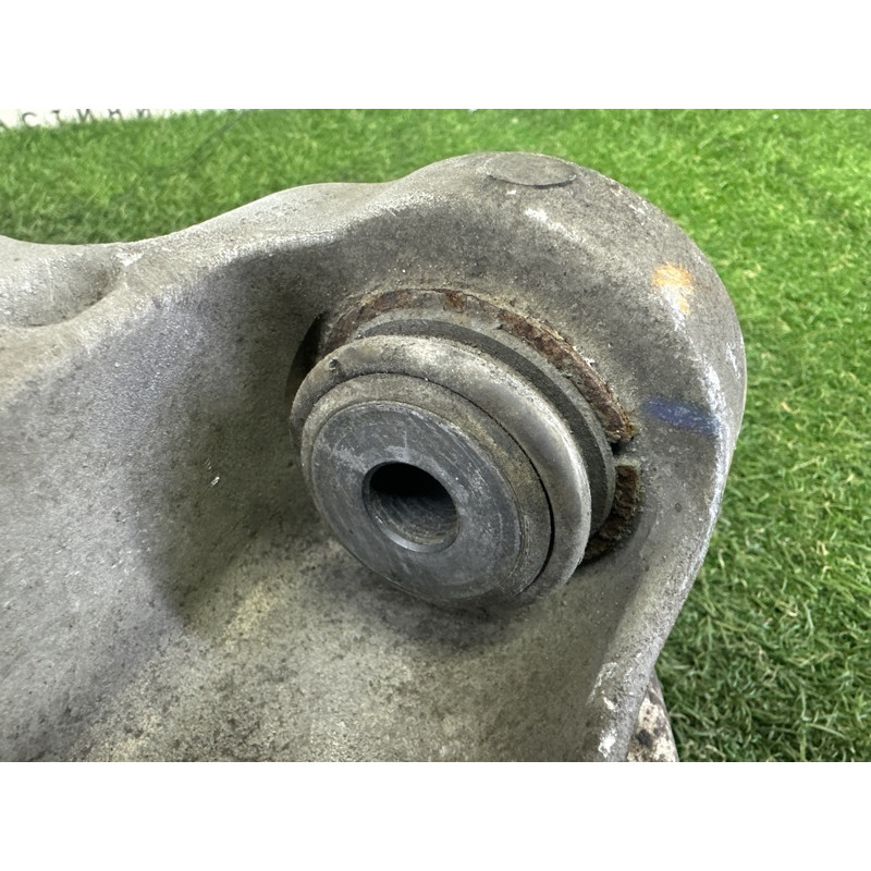 Цапфа підвіски (подвеска) LAND ROVER Range Rover L405 2016 5.0 LR038550