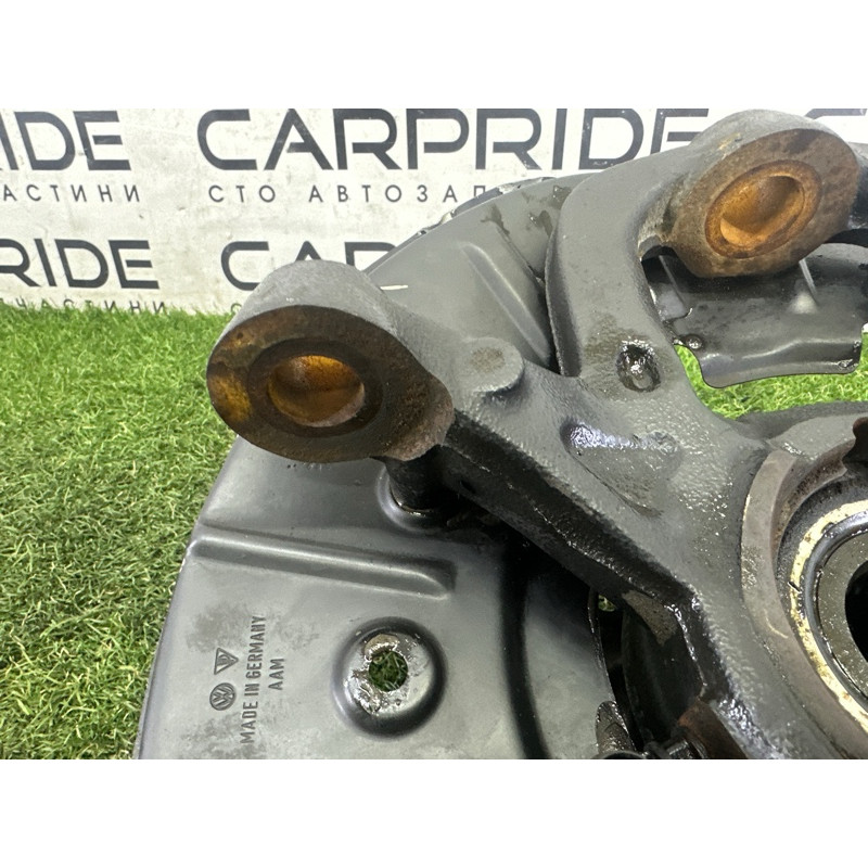 Поворотный кулак (подвеска) Volkswagen Touareg NF 2012 3.0 TDI 7P6407246A