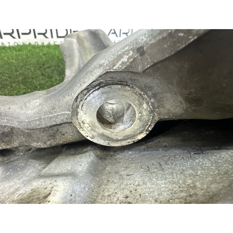 Поворотный кулак (подвеска) BMW 7-series F01 2011 3.0 N54 31216775768