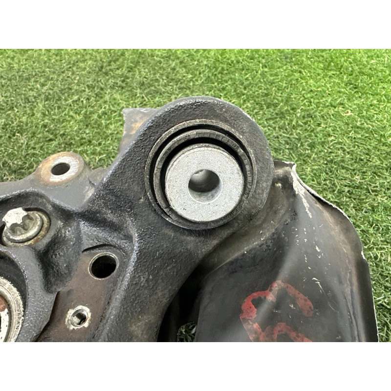 Цапфа подвески (подвеска) BMW X1 E84 2014 2.0 33326788049