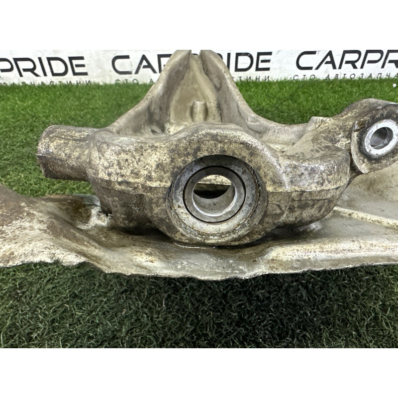 Поворотный кулак (подвеска) Volkswagen Touareg NF 2012 3.0 Hybrid CGFA 7P0407246B
