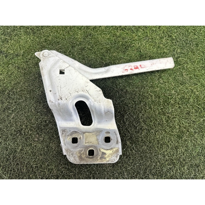 Петля капота (кузов и элементы) Volkswagen Touareg NF 2011 3.6 7P6823302