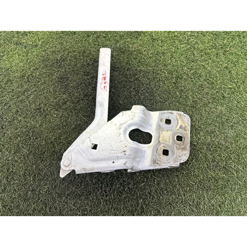 Петля капота (кузов и элементы) Volkswagen Touareg NF 2011 3.6 7P6823302