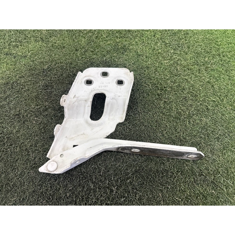 Петля капота (кузов и элементы) Volkswagen Touareg NF 2011 3.6 7P6823302