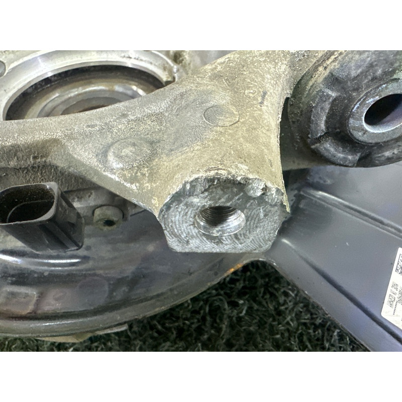 Цапфа подвески (подвеска) Volkswagen Touareg NF 2013 3.0 Hybrid 7P0505436B