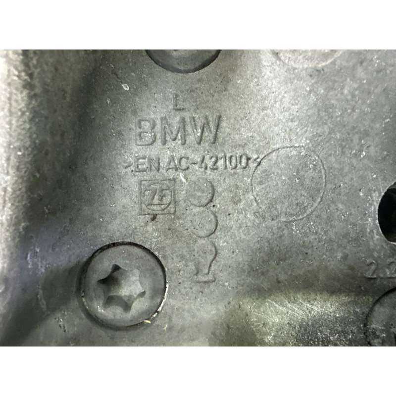 Поворотный кулак (подвеска) BMW X1 E84 2014 2.0 31216865143