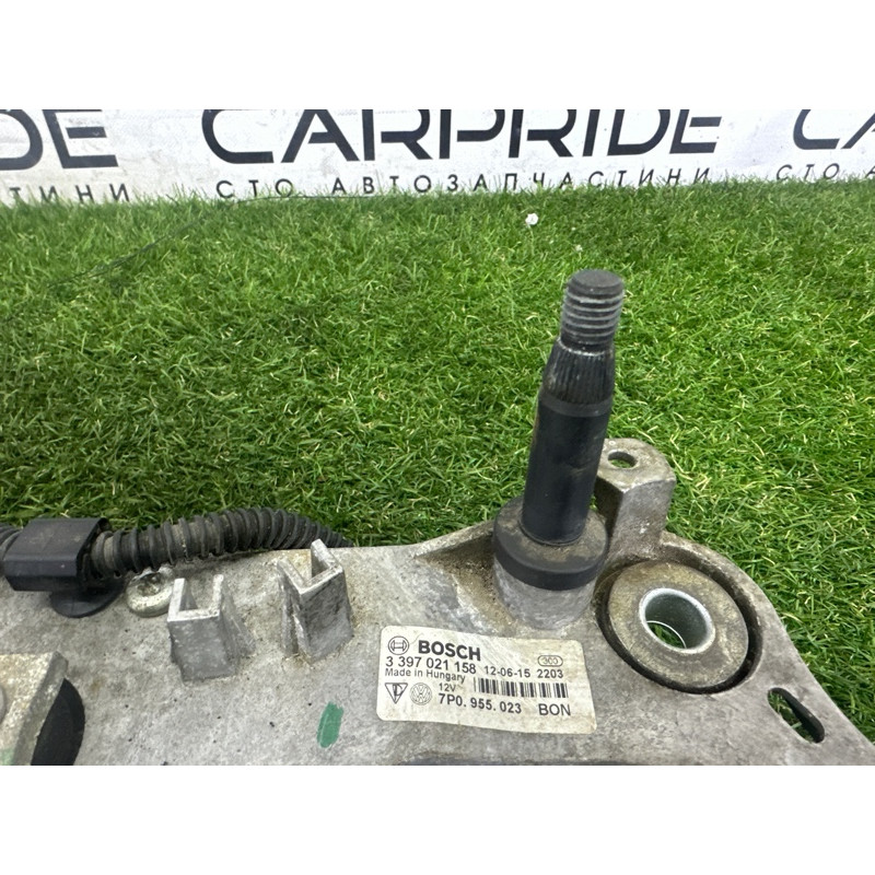 Трапеція склоочисників (кузов і елементи) Volkswagen Touareg NF 2013 3.0 Hybrid 7P0955023