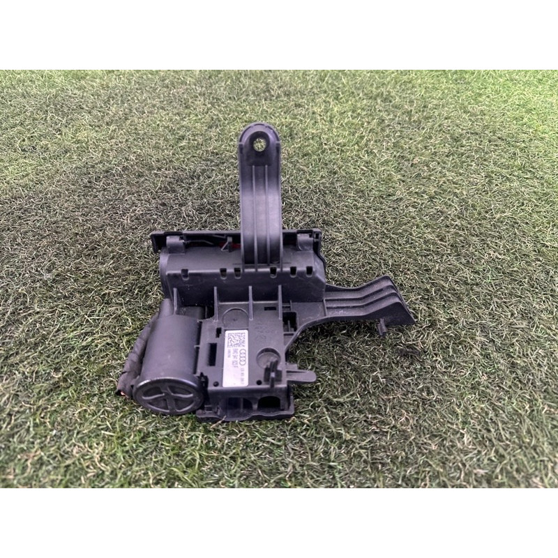 Распределитель B+, многоф. (электрика) AUDI A4 B9 2017 2.0 TFSI 8W0941823F